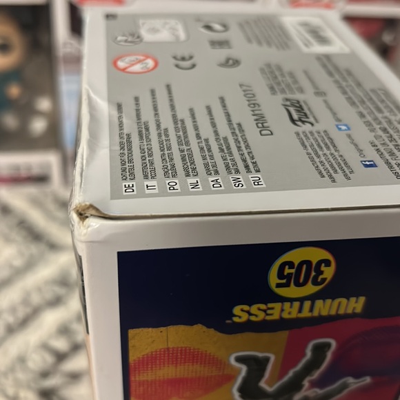 Birds of Prey Huntress #305 - Picture 5 of 5